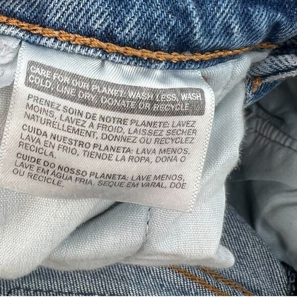 Levi's Ribcage Straight Denim Shorts Jean Medium Wash Blue Size 26 - Picture 6 of 7